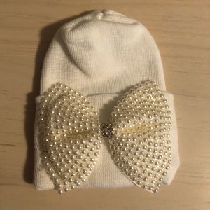 Spearmint baby newborn bow hat, pearl bow NWOT